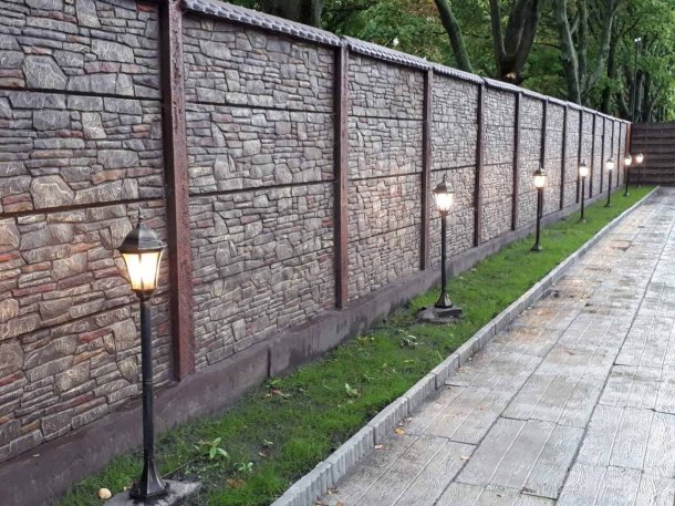 ФАРБУВАННЯ ПАРКАНІВ